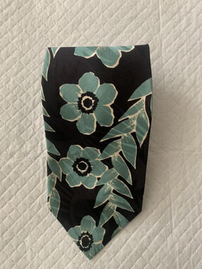 Rare Vintage Modules Made in Japan Pure Silk Floral Neck Tie